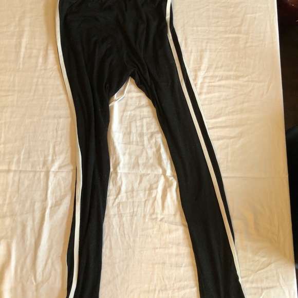 Fashion nova cropped hoodie with pants - Picture 4 of 4